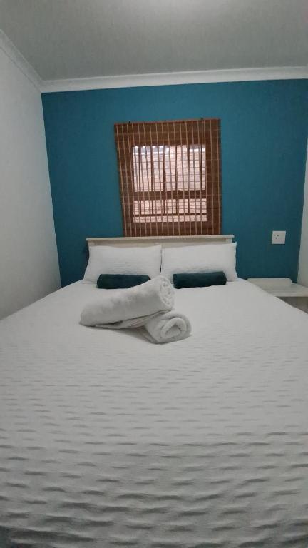 To Let 2 Bedroom Property for Rent in Wavecrest Eastern Cape